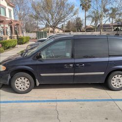2007 Chrysler Town & Country · Minivan