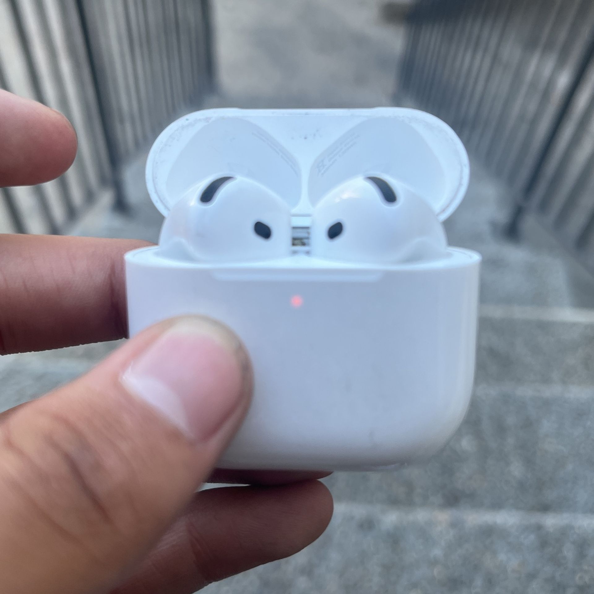 Air Pod Pros 4