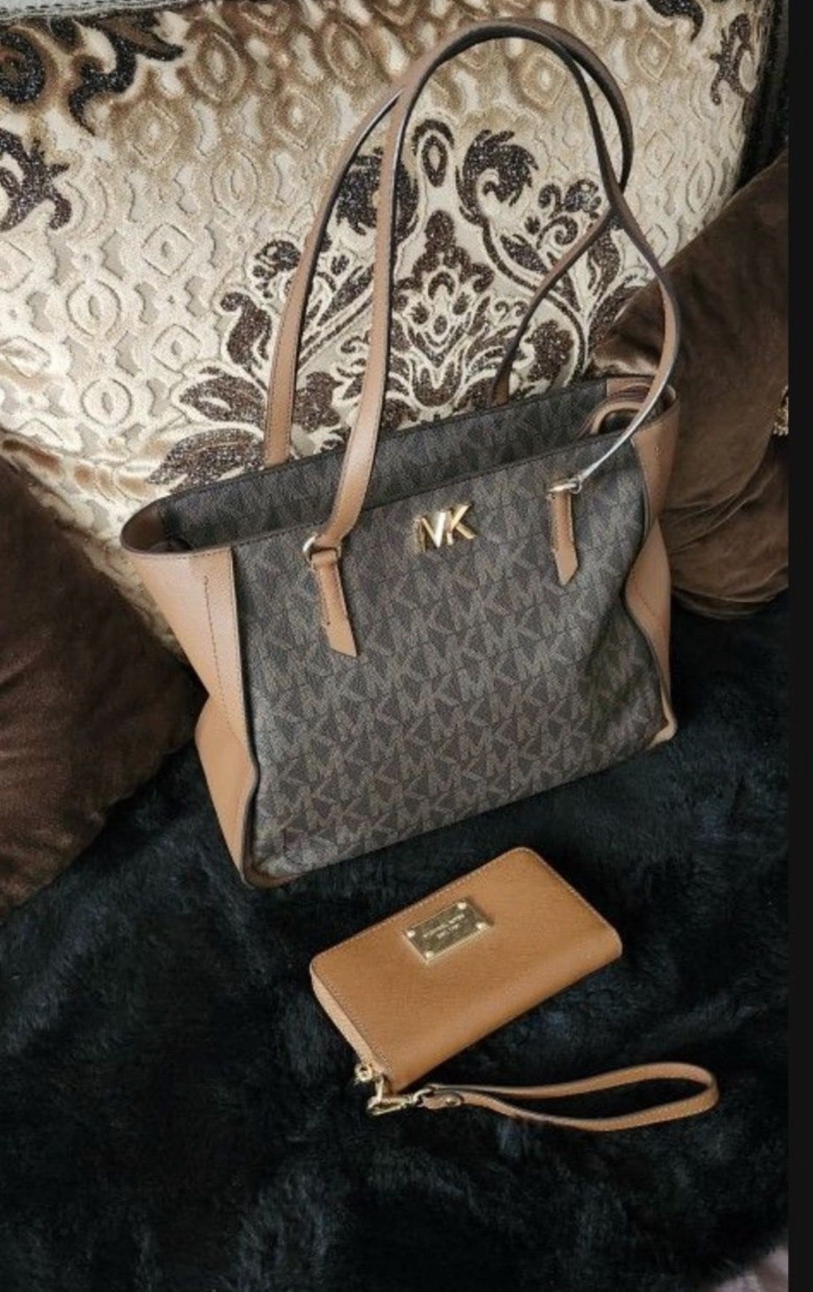 Elegant Michael Kors Brown Tote Bag & wallet set