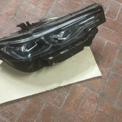 BMW X7 G07 HEADLIGHT ASSEMBLY OEM RIGHT SIDE LED