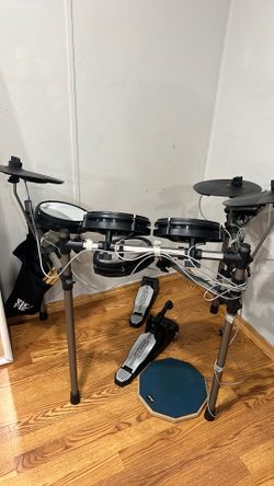 Simmons drummer