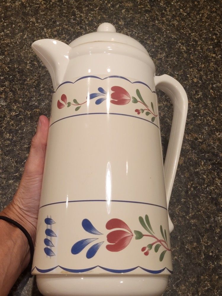 Nikko Happy Holidays plastic thermos/carafe and lid 