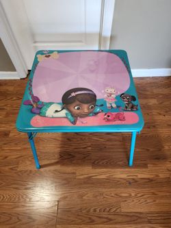 Doc McStuffins Collapsible Table