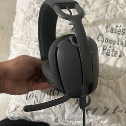 Logitech Zone Vibe 100