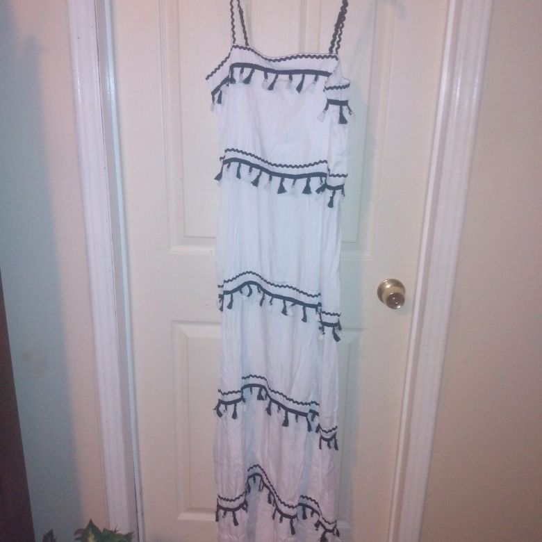 White Sleeveless Sundress
