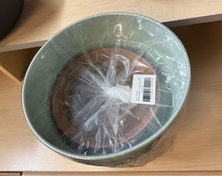 10” 2 pack NWT hanging flower planters