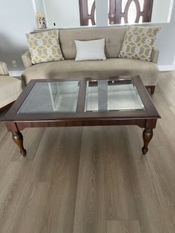 Wood Coffee Table Great Condition Large Size