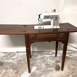 Antique 1969 SINGER TOUCH AND SEW MODEL ZIG-ZAG SEWING MACHINE & CABINET