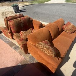 2 Couches 2 Chairs