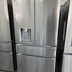 (MSRP $2599 / NOW $1499) 29 Cu Ft Smart Standard Depth MAX 4 Door French Door Refrigerator w/ Full Convert Drawer