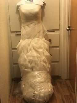 Vera wang gown wedding dress