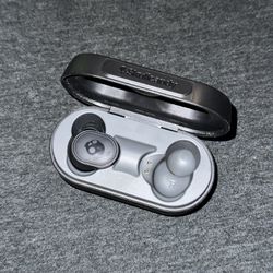 SkullCandy Headphone with case 