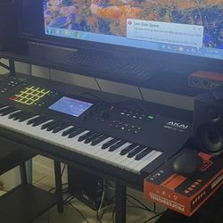 Akai  Professional 61 Key Mpc 