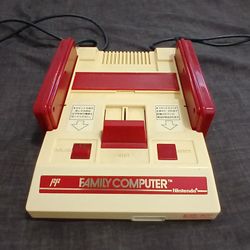 Nintendo Famicom (Japanese NES)