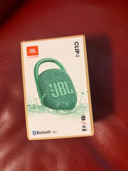 JBL Clip 4 Bluetooth Speaker Green