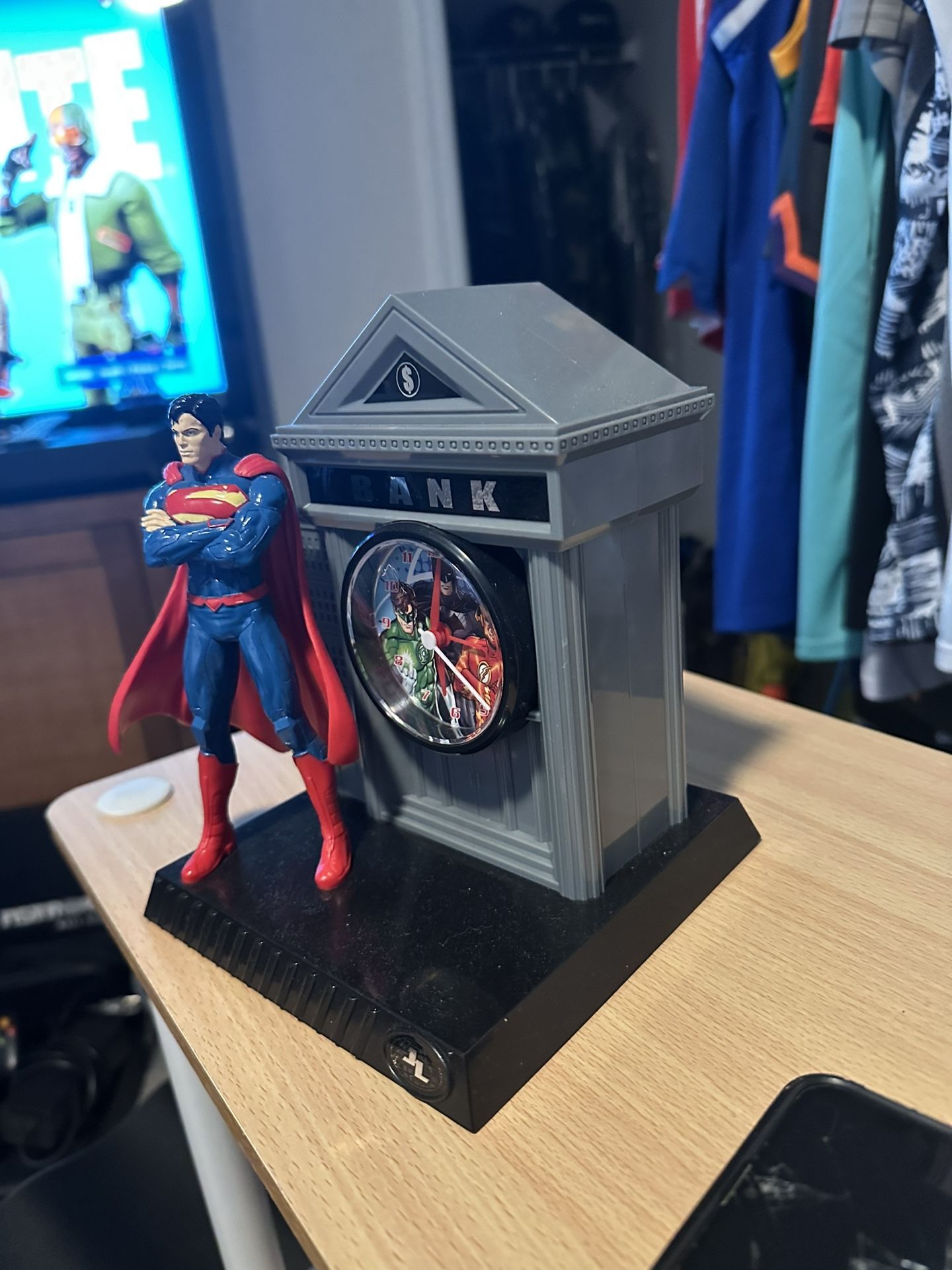 Marvel DC Superman Clock And Change Bank 