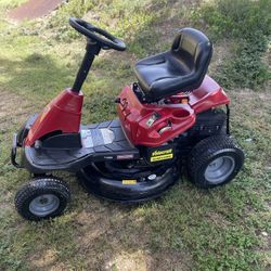 Craftsman Riding Mower for Sale in Rio Vista TX OfferUp