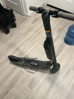 Ninebot E Scooter