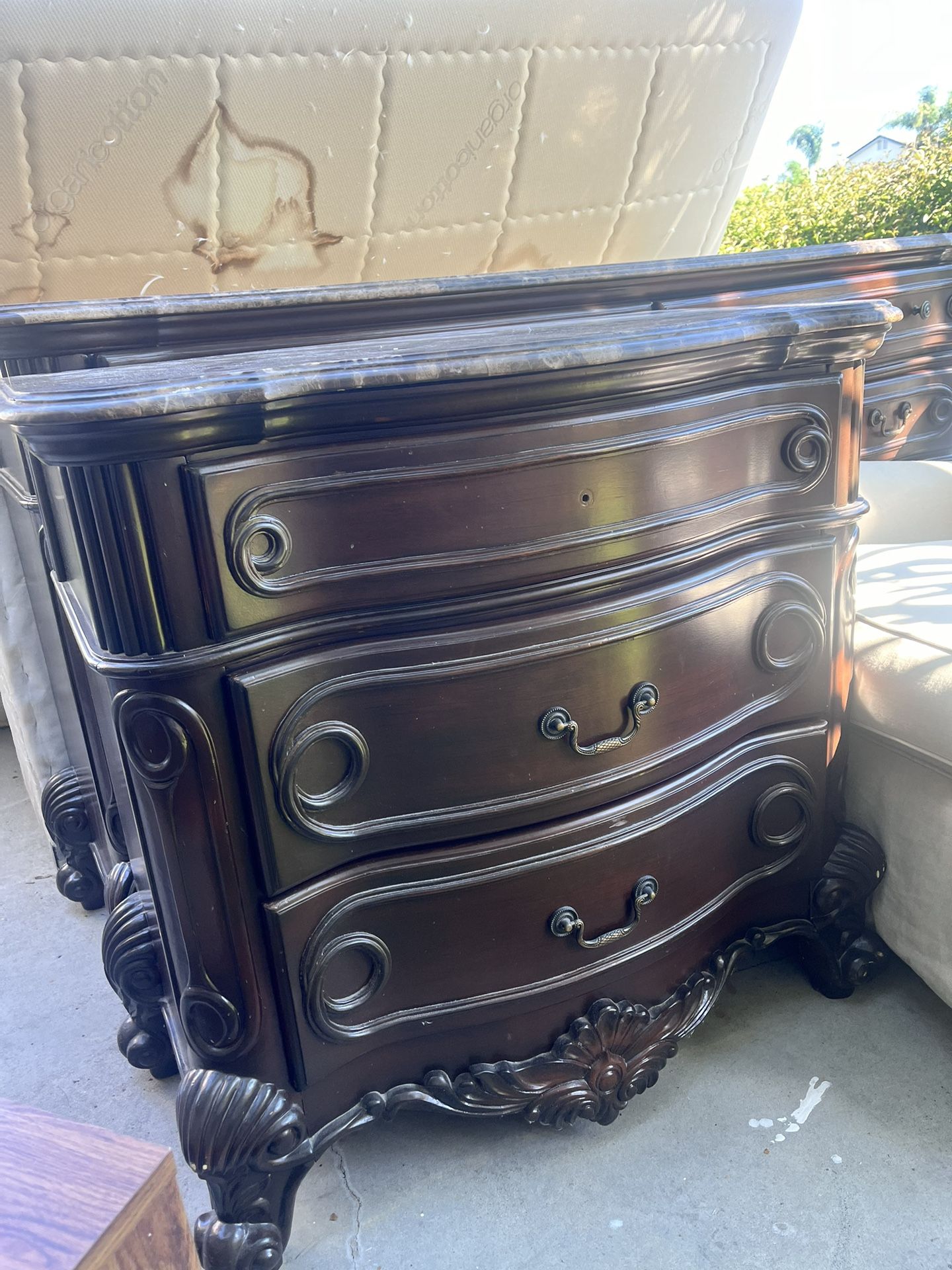 Night Stand And Dresser Set 
