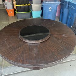Round Dining Table 