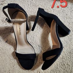Super cute heels/ size 7.5/ new_$20 cash only/ blue diamond & rainbow