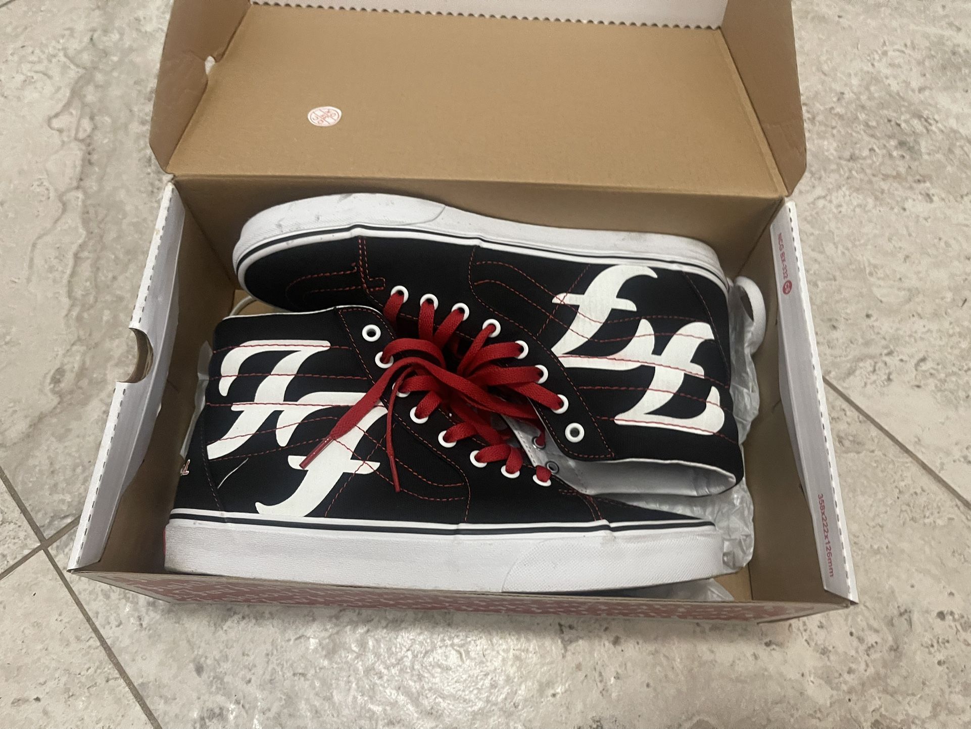 Men’s Vans 11.5 Foo Fighters 25th Anniversary Edition