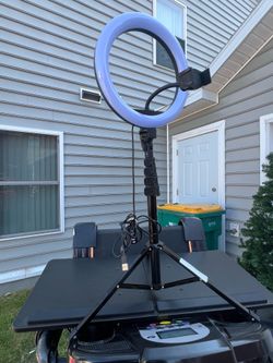 Ring light/ phone holder