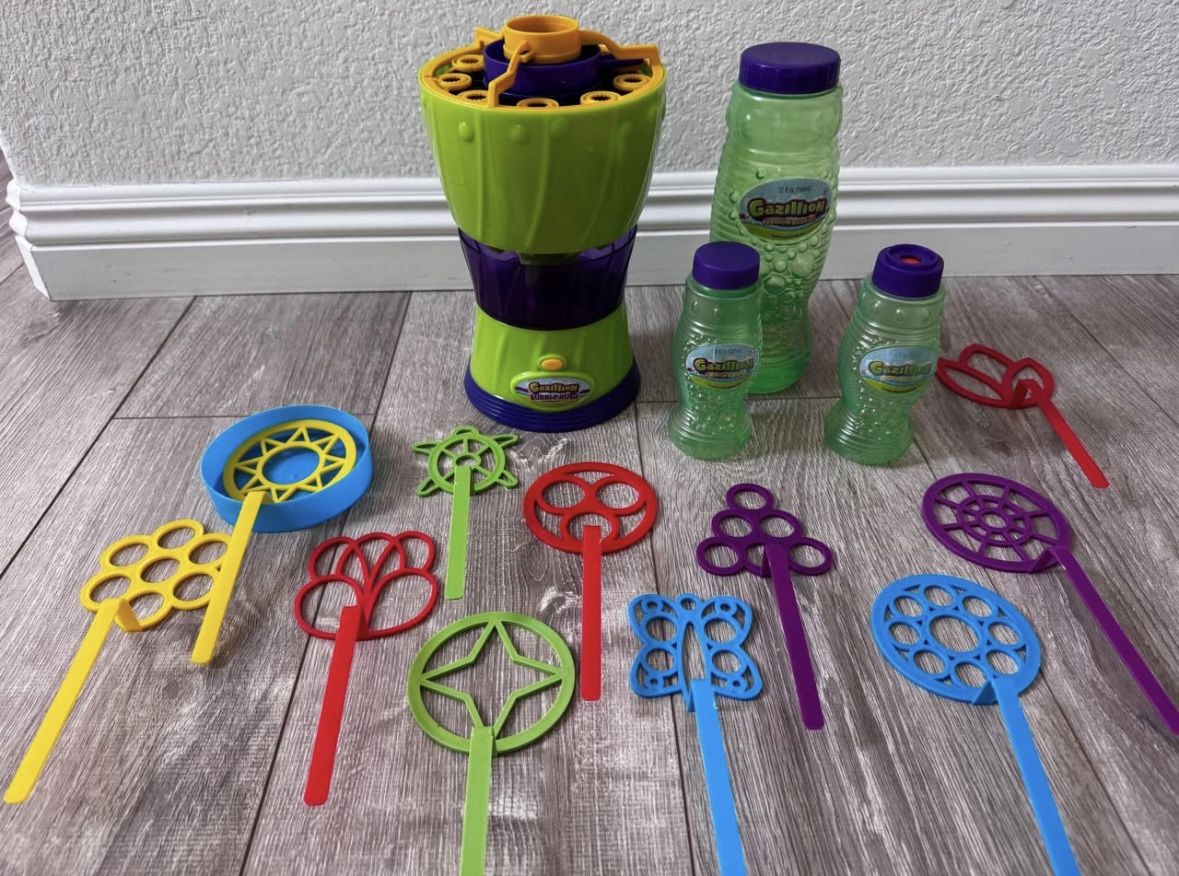 Gazillion Bubble Rush Machine + Bubble Wand Assortment (11 pcs)