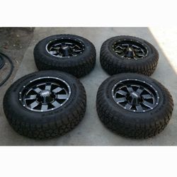 Moto Metal MO962 Wheels 6 Lug With New Tires 