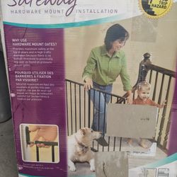 New Open Box Kidco Safeway G2001 Hardware Mount Safety Gate