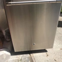 GE Cafe Dishwasher 