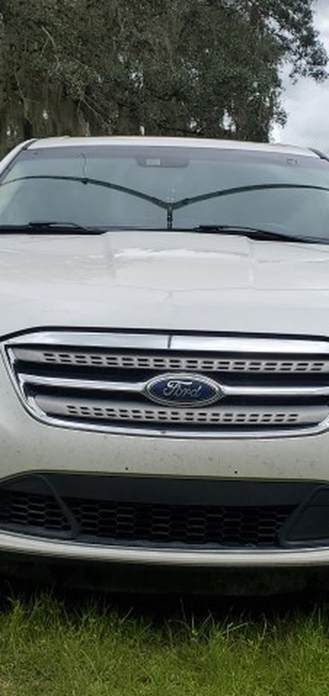 2011 Ford Taurus