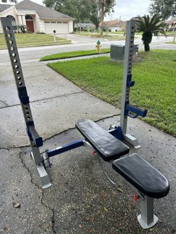 Weightlifting bench/ Squat rack