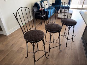 3 Bar Stools