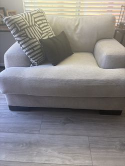 Aidan IV Chair