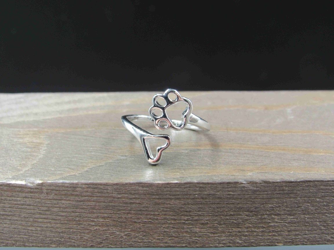 Size 7 Sterling Silver Puppy Paw Heart Wrap Band Ring