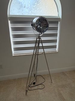 Floor lamp