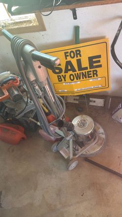 Floor buffer