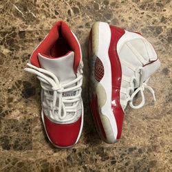 Jordan Retro 11 Cherry Size 6.5Y
