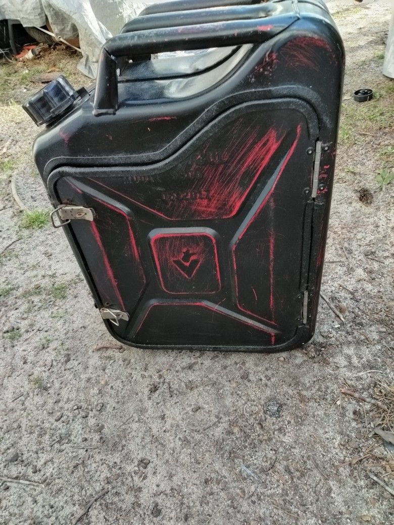Jerry Hideaway Gas Can