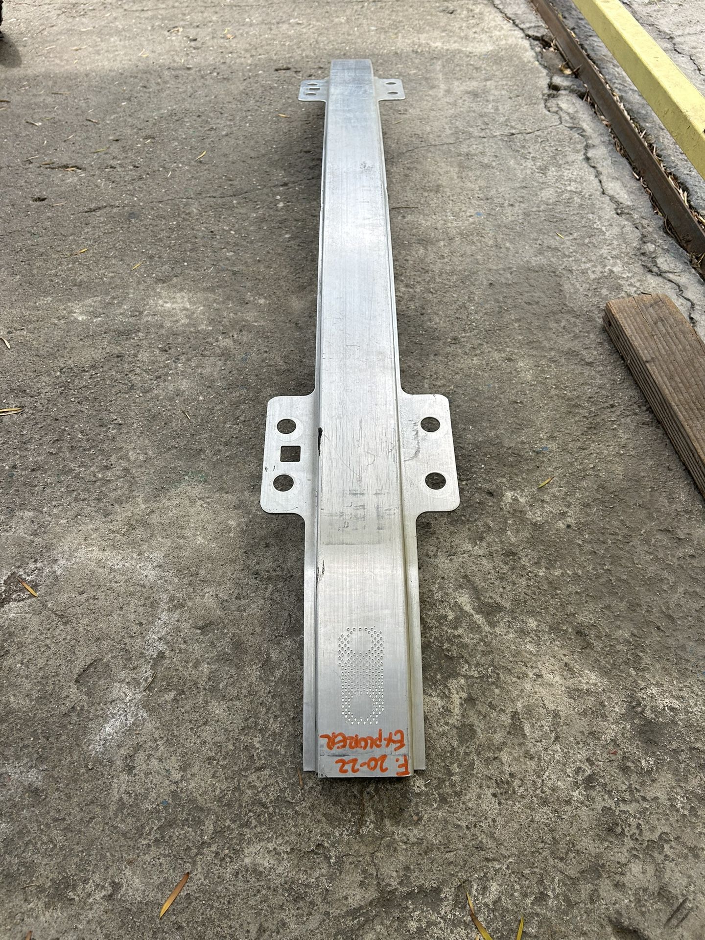 2020-2022 FORD EXPLORER FRONT BUMPER OEM