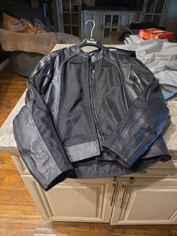 Bilt Motorcycle jacket.
Size 42