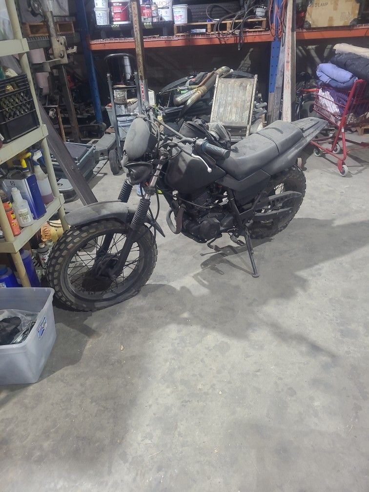 86 Yamaha Tw200