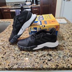 MENS TENNIS SHOES 
