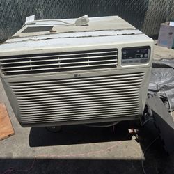 Lg Extra Large Window  AC 