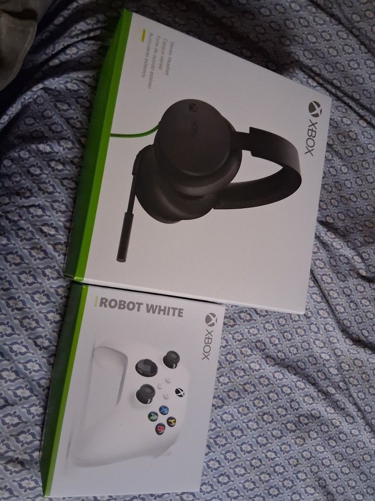 Brand New Sealed Xbox Headset And Controller