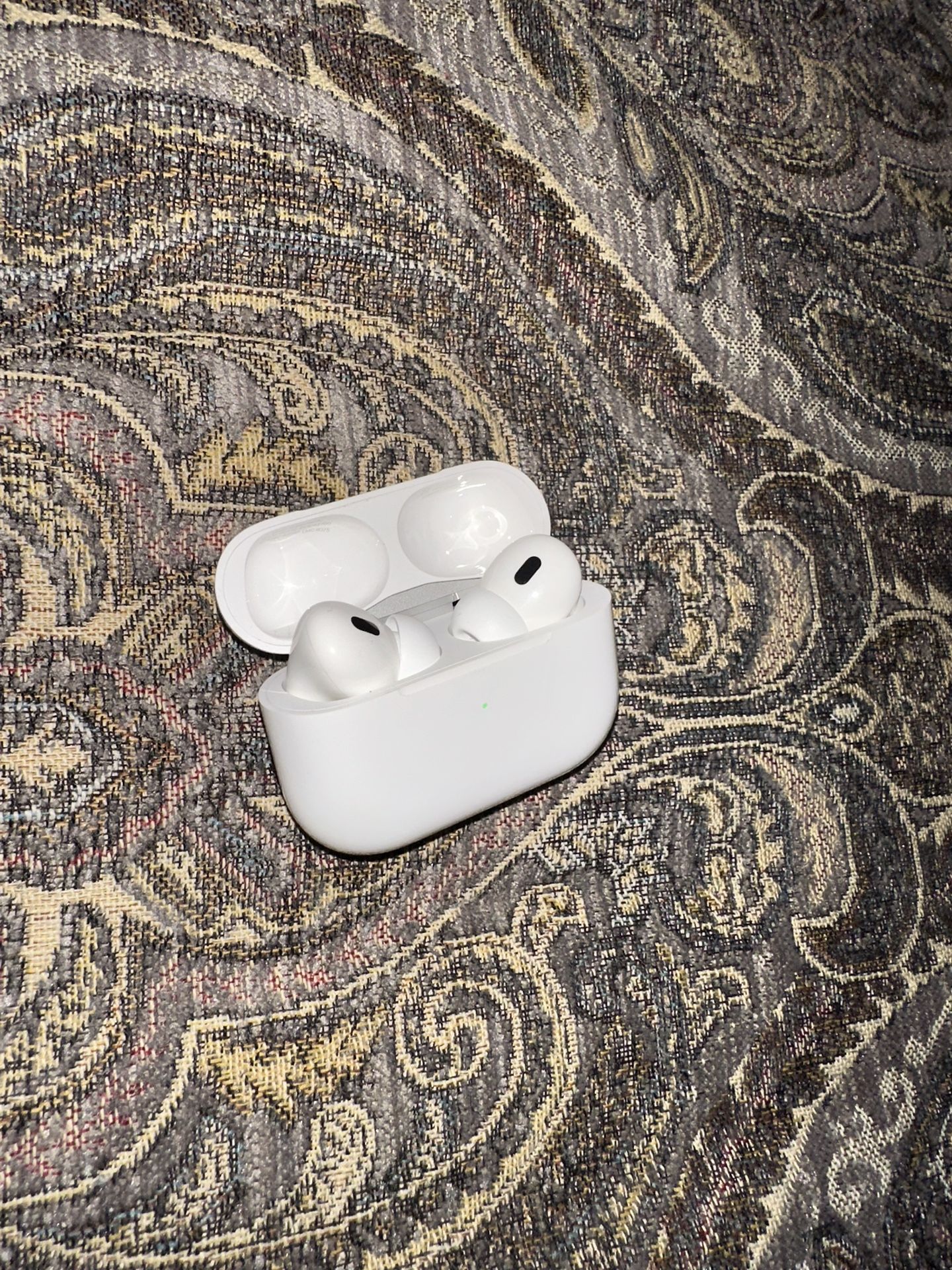 100% Original Apple AirPods Pro 2nd Generation New With Lightning Charging Case Rare To Find