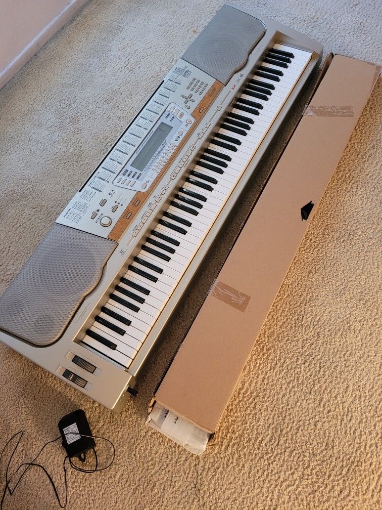 Casio WK-8000 Keyboard 