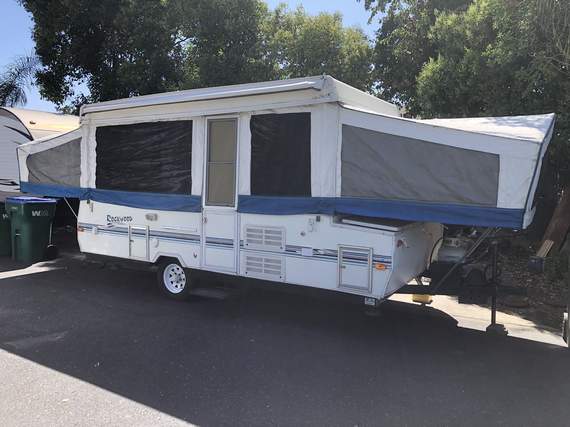 2001 Forest River Rockwood Premier