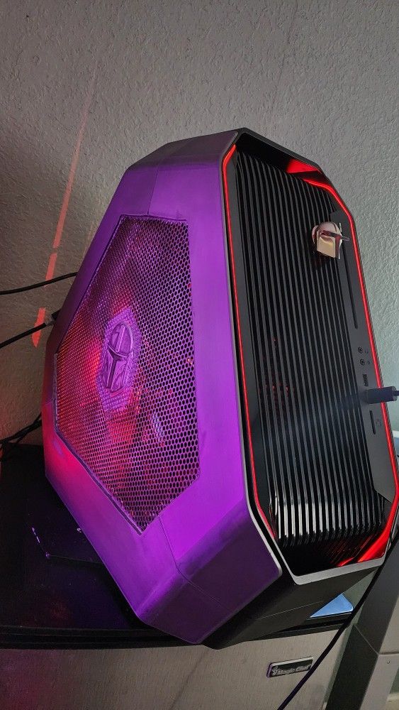 Alienware Area 51 R2 (Custom)